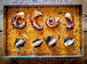 arroz a llauna con pulpo y gambas